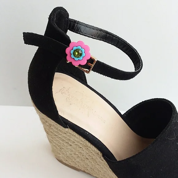 4/$20 Daisy flower shoelace charm for roller skates tennis shoes or boots - Picture 3 of 13